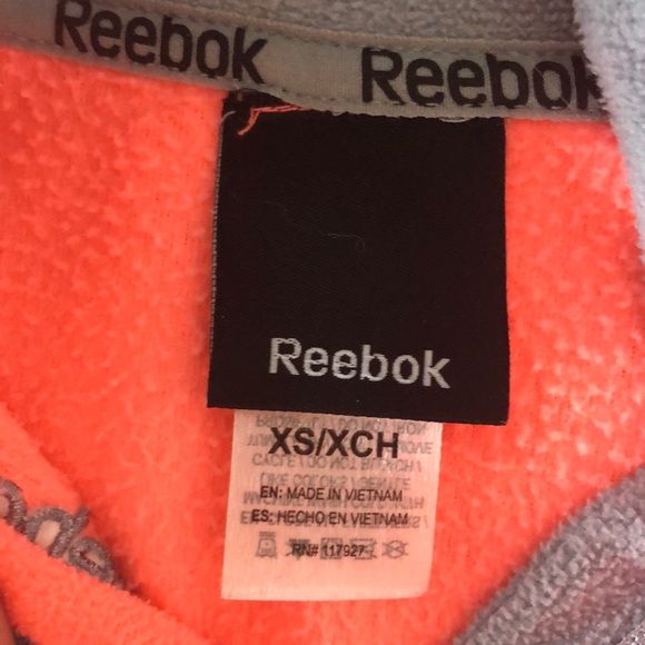 Reebok workout sweatshirt - Picture 3 of 3